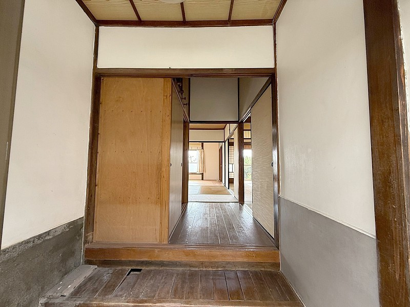 鵜渡越町一戸建【２棟一括】の玄関