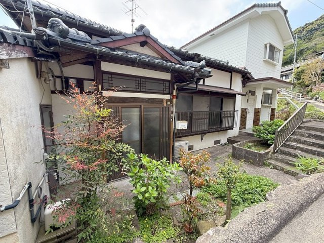 鵜渡越町一戸建【２棟一括】の庭
