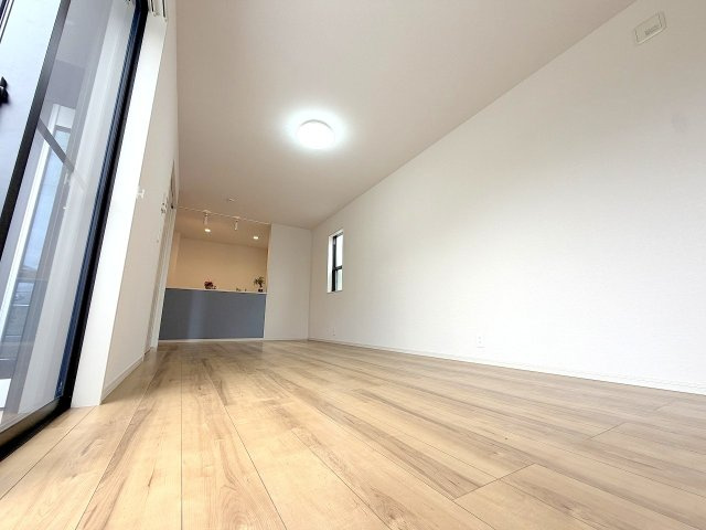 昭島市美堀町２丁目の中古一戸建の居間・リビング