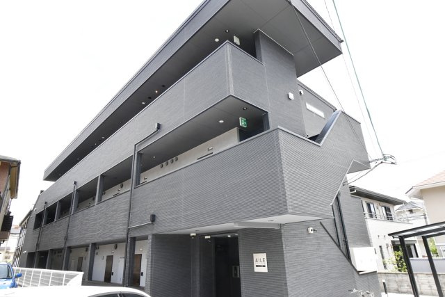 AILE甲東園の外観
