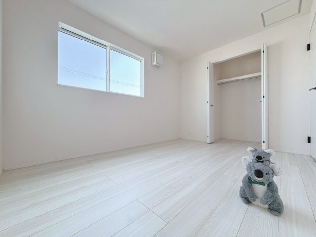 【洋室】 | 玉村町斎藤田　新築住宅 | 「どんな家具を置こうかな」とワクワクする。好みのこだわりのお部屋にしてじぶんだけの部屋でゆったりと寛げます。