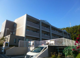 ラフォーレ三郷弐番館