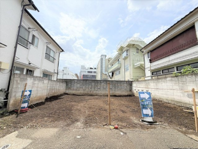 【外観】 | 【仲介手数料５９０万円が無料！】■学芸大学駅４分■東口商店街すぐ■参考プラン３，３８０万円 | 諸費用５９０万円ＯＦＦキャンペーン！！
日本一の家計応援サービスに挑戦中！
■学芸大学駅4分
■東口商店街から少し入った住宅街
■参考建物３，３８０万円あり
■お好きなハウスメーカーで建築可
