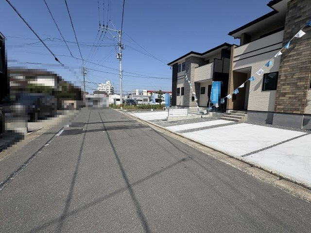 【その他】 | 福岡市南区警弥郷2丁目1期　1号棟（全2棟）【仲介手数料無料・0円】 | 現地写真。前面道路です。