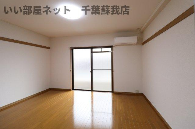 ビラヤワタの寝室|開放的な寝室です