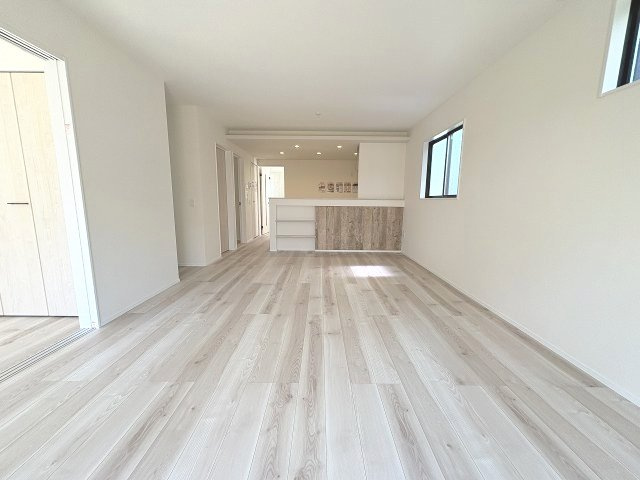 【居間・リビング】 | 福岡市南区警弥郷2丁目1期　2号棟（全2棟）【仲介手数料無料・0円】 | 現地写真。