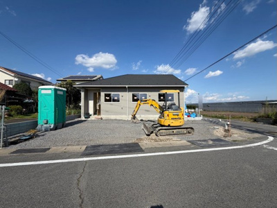【前面道路含む現地写真】 | 高崎市足門町　平屋　新築住宅