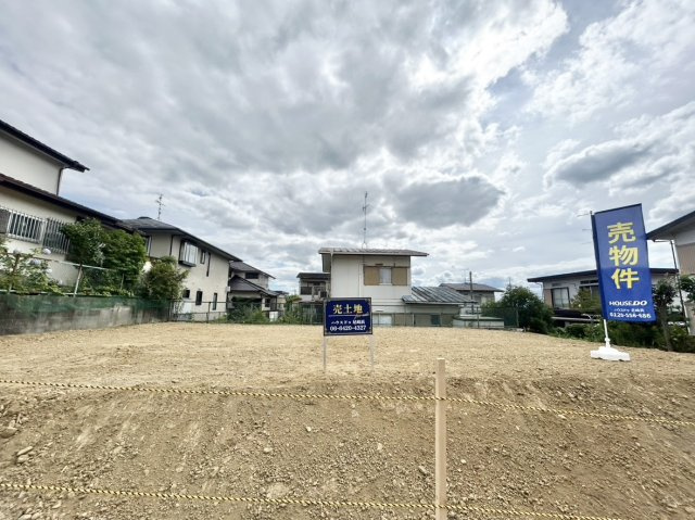 売土地　川西市大和東5丁目の外観|間口約１２．３ｍの整形地のため、駐車場や庭付きなど建築プランも自由自在♪