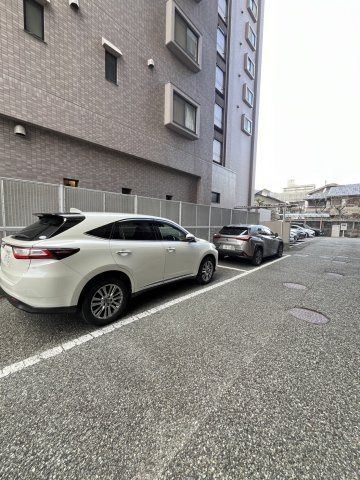 フレックス芦屋の駐車場
