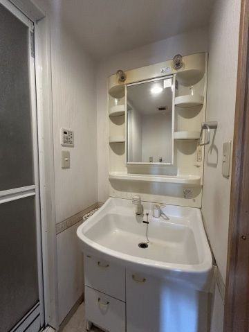 プラスパー旭通りの洗面所