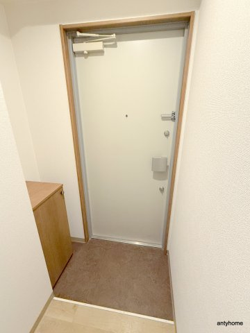 メビウス難波WESTレジデンス　仲介手数料無料の玄関