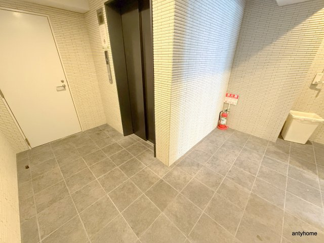 メビウス難波WESTレジデンス　仲介手数料無料のロビー