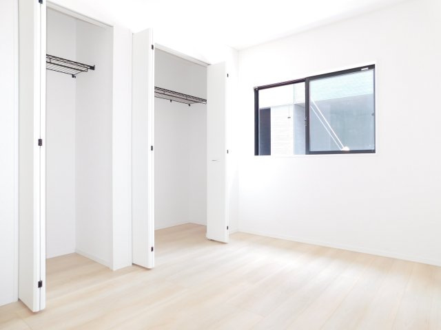 名古屋市瑞穂区鍵田町１丁目の新築一戸建の洋室|◇１階洋室◇　　２面採光で明るい洋室６．０帖　クローゼット２ヶ所完備！