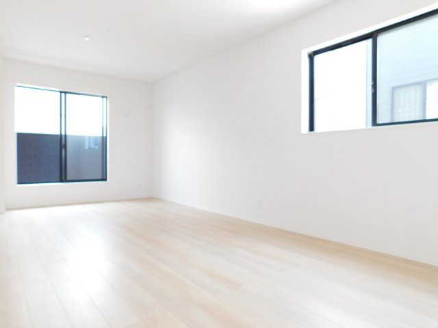 名古屋市瑞穂区鍵田町１丁目の新築一戸建の居間・リビング|◇リビング◇　南面を含む３面採光で明るいリビング１７．６帖　インテリアが映えるワイドリビング♪