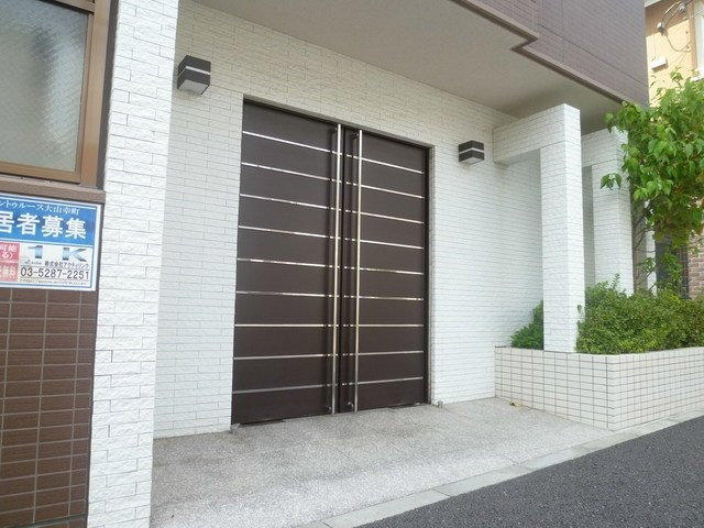グラントゥルース大山幸町のエントランス