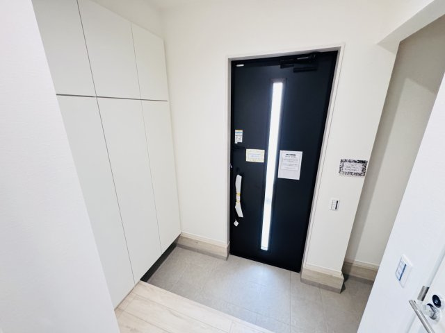 柏市永楽台３丁目新築戸建【柏第八小学校:5分】の玄関|玄関ホール・シューズボックス
