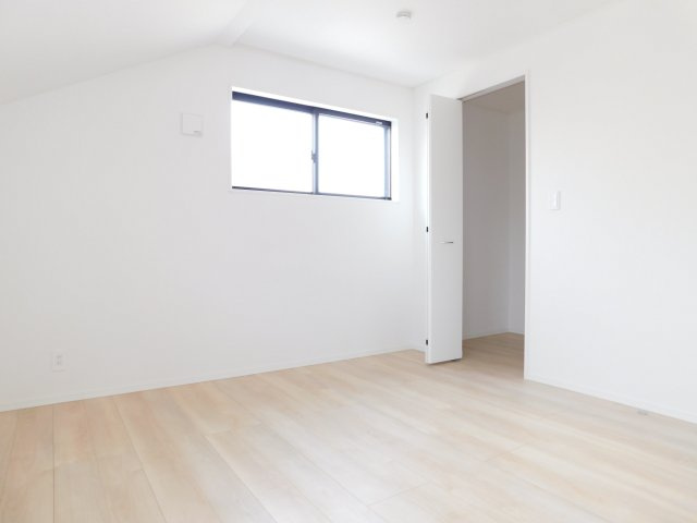 名古屋市瑞穂区鍵田町１丁目の新築一戸建の洋室|◇３階洋室◇　　２面採光で明るい洋室６．５帖　ウォークインクローゼット完備！