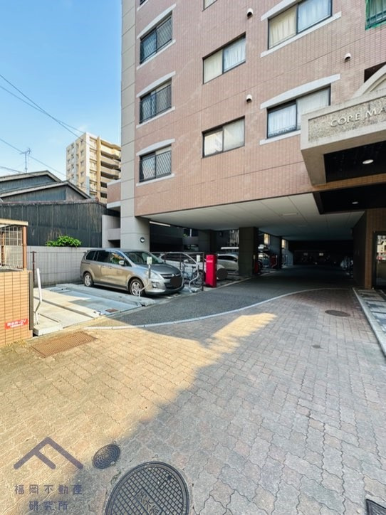 コアマンション箱崎駅前の駐車場