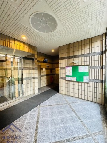 コアマンション箱崎駅前のエントランス