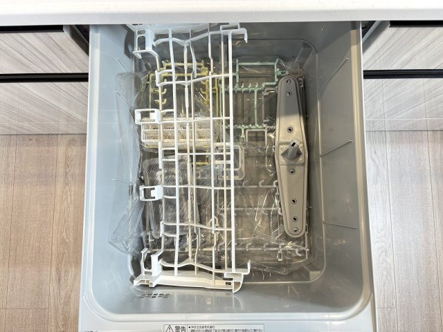 門司区大里戸ノ上2丁目5期のキッチン|機能性と美しさを両立した「食器洗い乾燥機」。キッチン周りをスッキリさせ、美しくスタイリッシュな空間を保ちます。