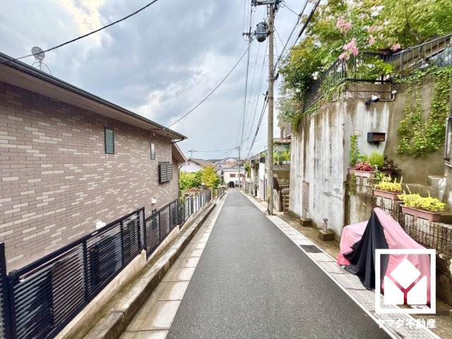 宇治市広野町丸山の前面道路含む現地写真