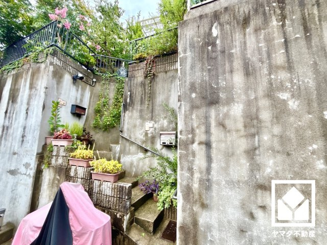 宇治市広野町丸山の外観