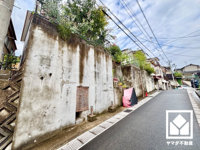 宇治市広野町丸山の外観