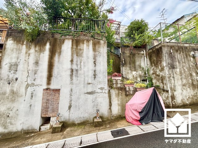 宇治市広野町丸山の外観