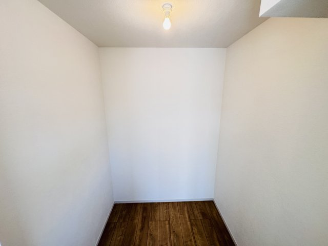柏市松葉町６丁目新築戸建【松葉第一小学校:9分】の収納|9.2帖寝室・ウォークインクローゼット