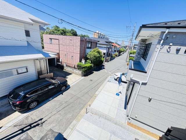 柏市松葉町６丁目新築戸建【松葉第一小学校:9分】の展望|バルコニーより道路側眺望・南道路で日当たり良好♪