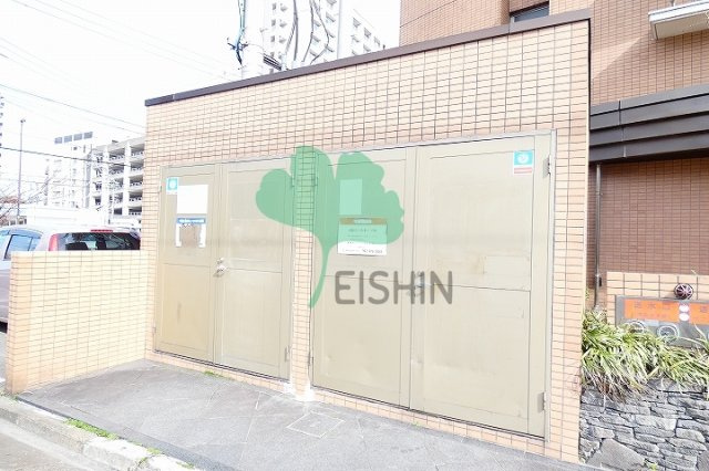 クレタ県庁前