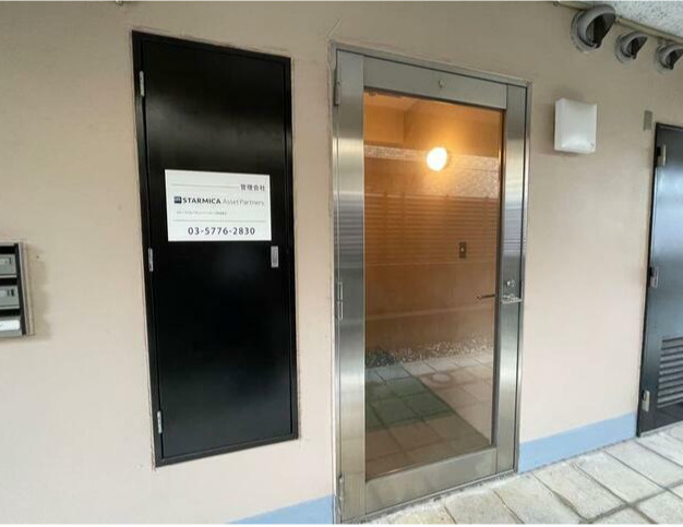 中野区若宮１丁目の賃貸マンションのエントランス