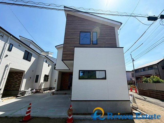 新築戸建　茅ヶ崎市十間坂2丁目の外観|閑静な住宅地に堂々と佇む家。