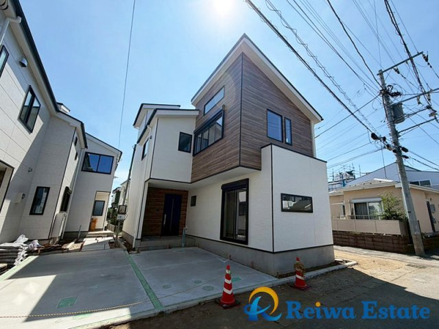 新築戸建　茅ヶ崎市十間坂2丁目の外観|JR東海道本線「茅ケ崎」駅行のバス停3分！徒歩でも駅まで15分と利便性の高い立地です♪