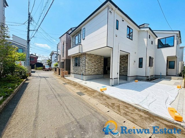 新築戸建　茅ヶ崎市十間坂2丁目　全3棟の前面道路含む現地写真|徒歩でも駅まで15分と利便性の高い立地です♪