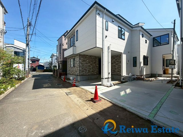 新築戸建　茅ヶ崎市十間坂2丁目　全3棟の前面道路含む現地写真|徒歩でも駅まで15分と利便性の高い立地です♪