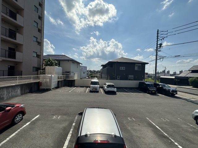 アメニティ曙の駐車場