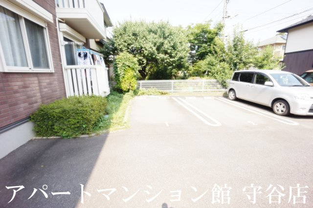 メディエートプラザ守谷百合ヶ丘の駐車場