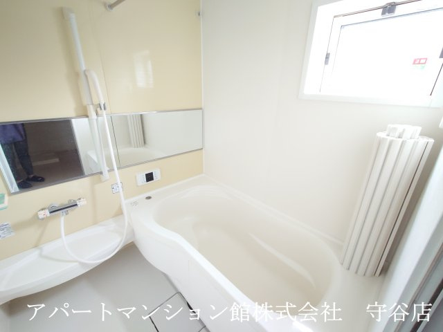 グランメゾン松ヶ丘Aの浴室