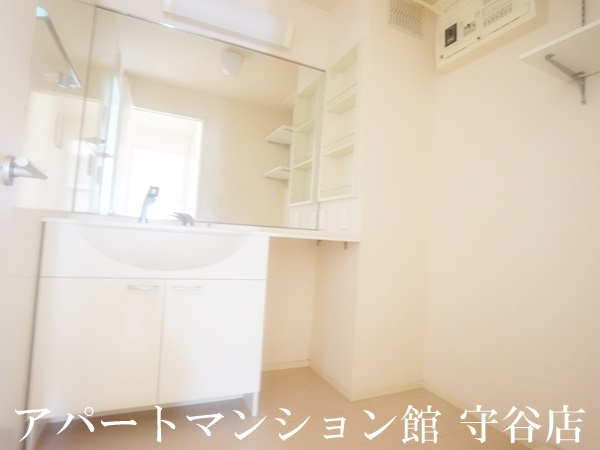 グランメゾン松ヶ丘Aの独立洗面台