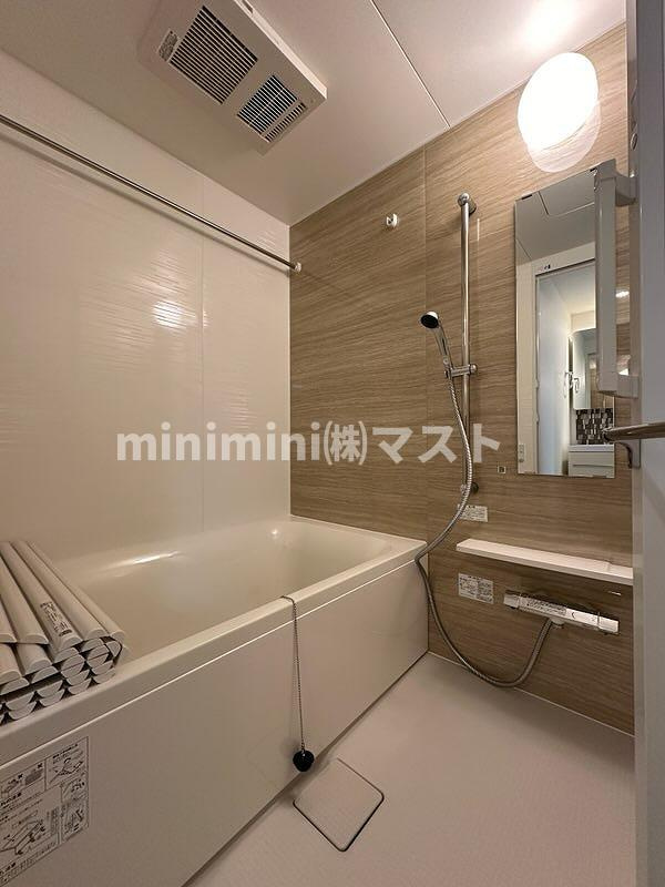 セレニテフラン本町の浴室