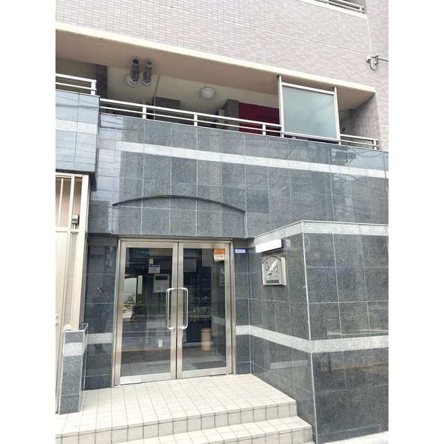 プレール・ドゥーク日暮里のエントランス