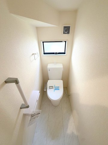 あきる野市上代継全１棟　新築戸建のトイレ