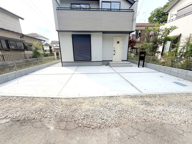 あきる野市上代継全１棟　新築戸建の駐車場