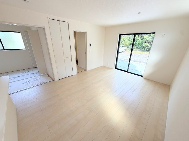 あきる野市上代継全１棟　新築戸建の居間・リビング