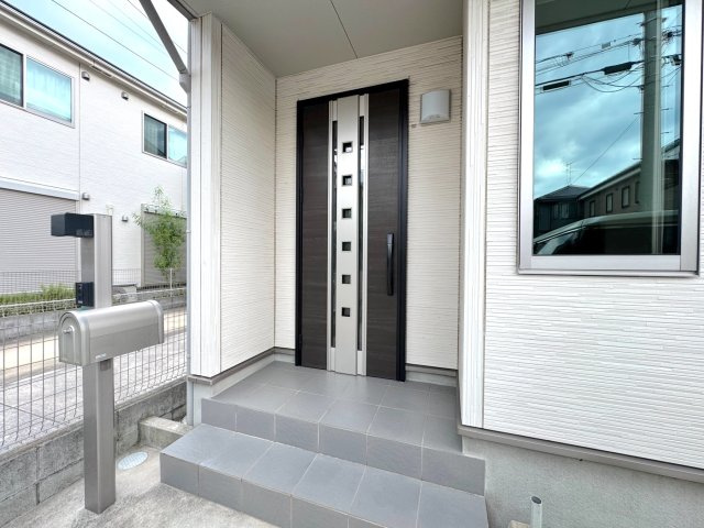 戸建 川口市戸塚東２丁目の玄関|玄関外