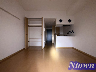 【居間・リビング】 | プレサンス鶴舞駅前ブリリアント | ゆったり過ごせる居間です