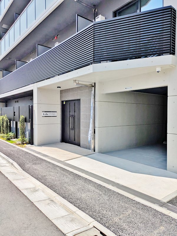 板橋区志村３丁目の賃貸マンションのエントランス