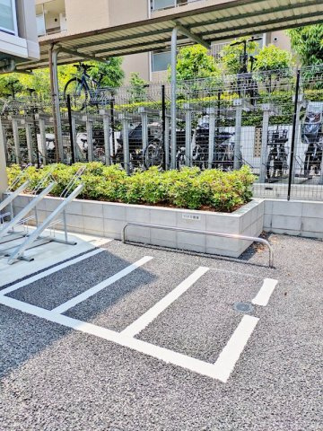 板橋区志村３丁目の賃貸マンションの駐車場