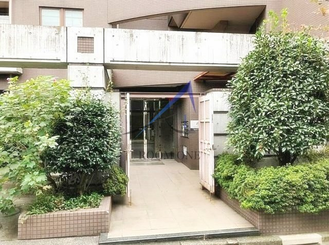 エストレーラのエントランス|エントランスです。